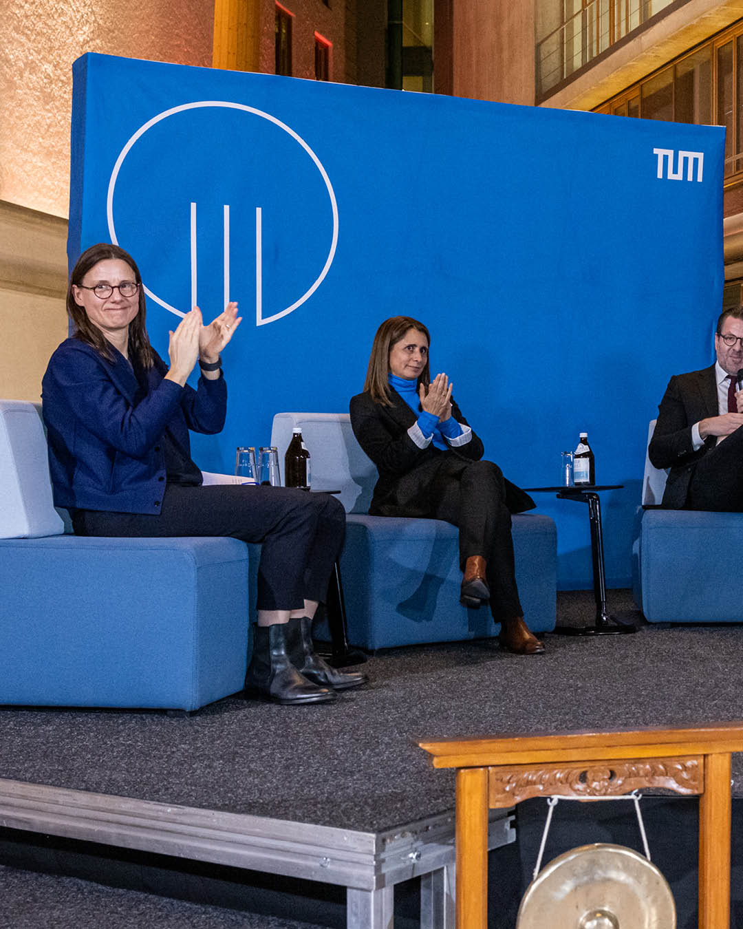 Dr. Katrin Suder, Chairwoman of the HfP Council, featuring Professor Claudia Franziska Brühwiler and Reform Rector Eugénia da Conceição-Heldt.